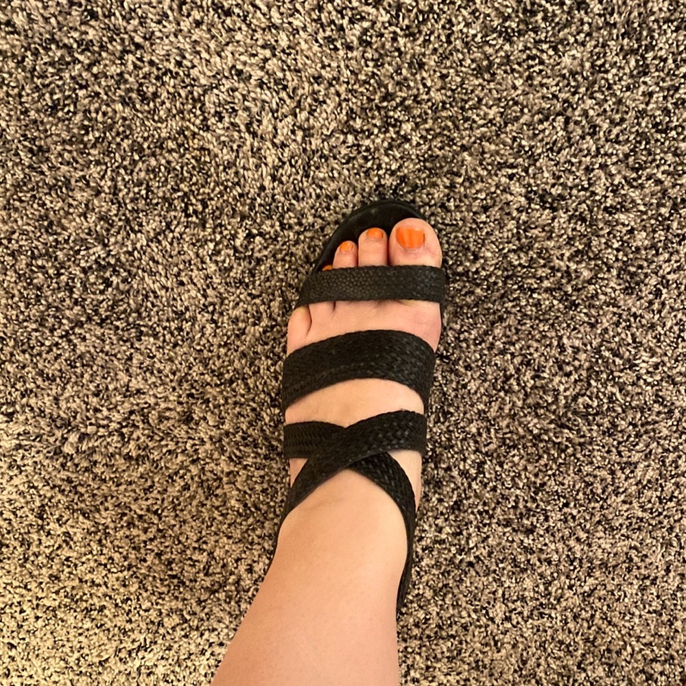 Black Wedges